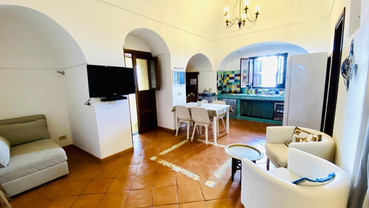 Tgi Dammusi Preziosi Apartment Scauri  ภายนอก รูปภาพ